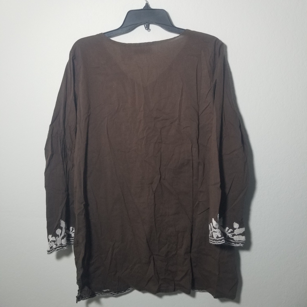 Embroidered Top - Picture 2 of 3